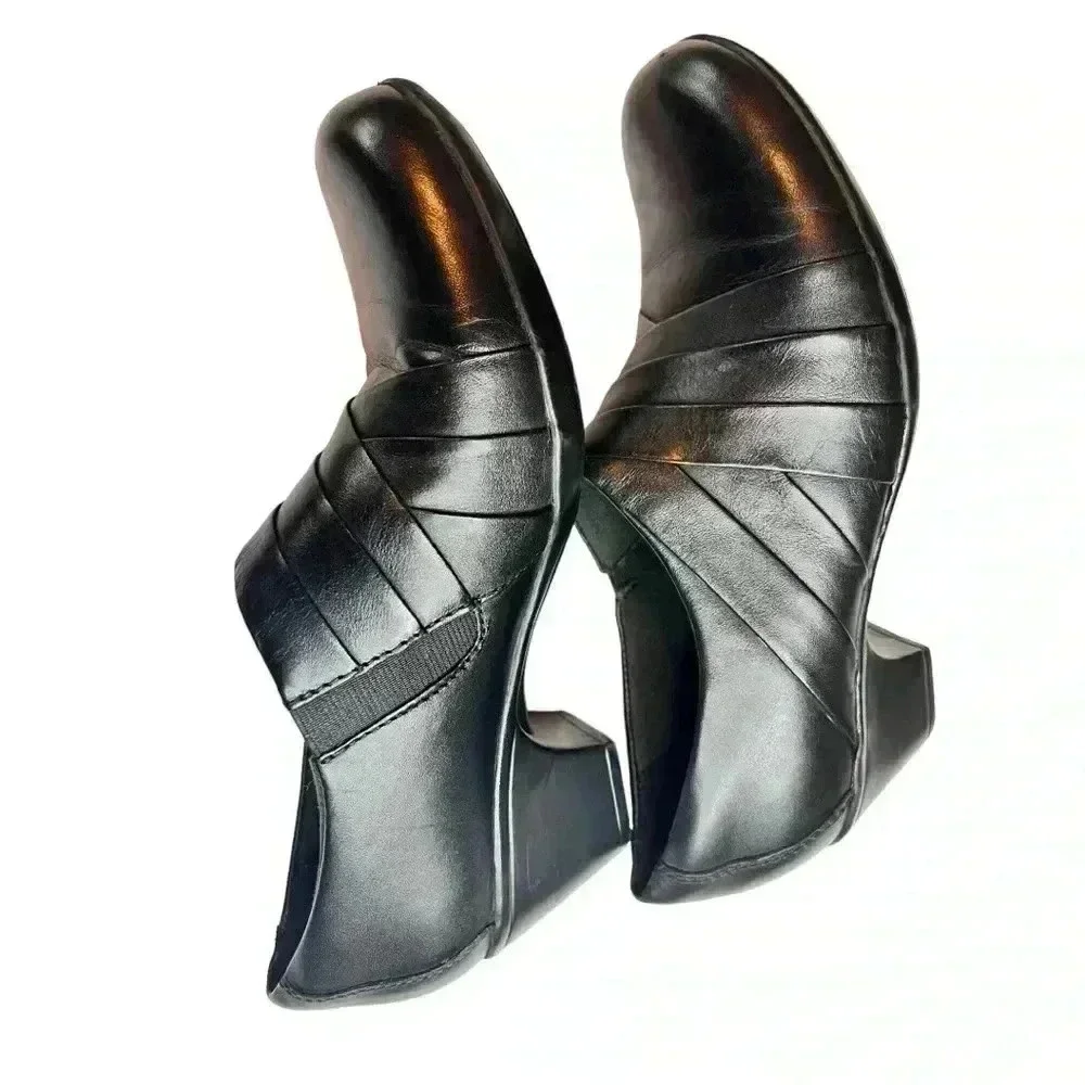 CLARKS CASUAL SLIP-ON WORK LOAFERS•SIZE 7•BLACK GENUINE LEATHER •GREAT C…